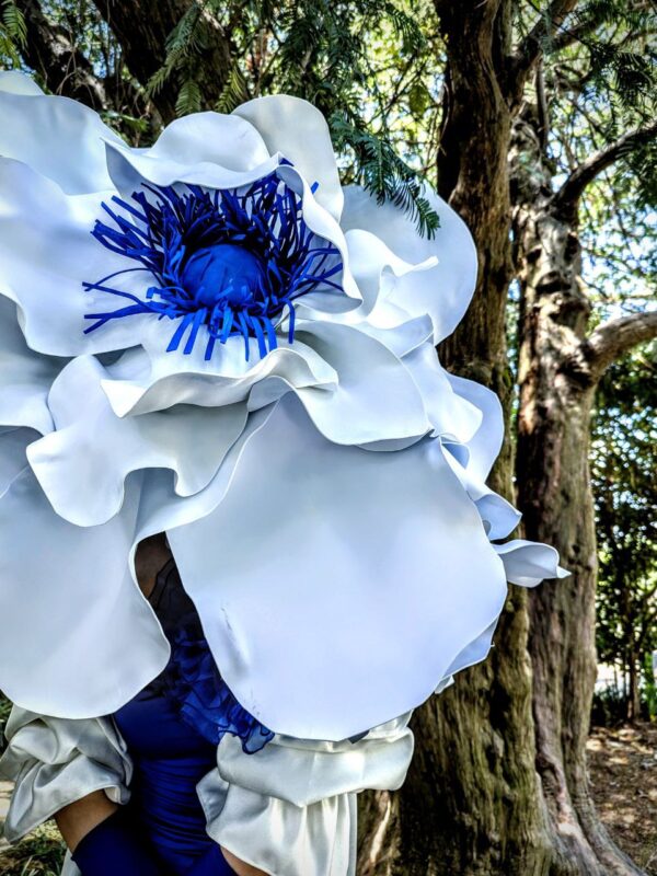 donna_testa_fiore_bei_mostri_2