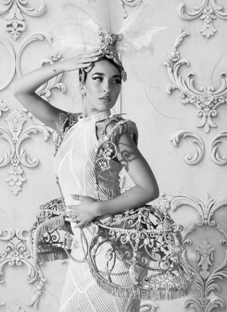 Modelle per eventi a Milano — Haute Couture, creazione artigianale Bei Mostri